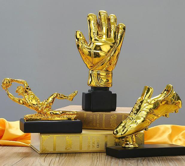 Thủ môn nhận được giải thưởng Găng Tay Vàng nhiều nhất là Iker Casillas